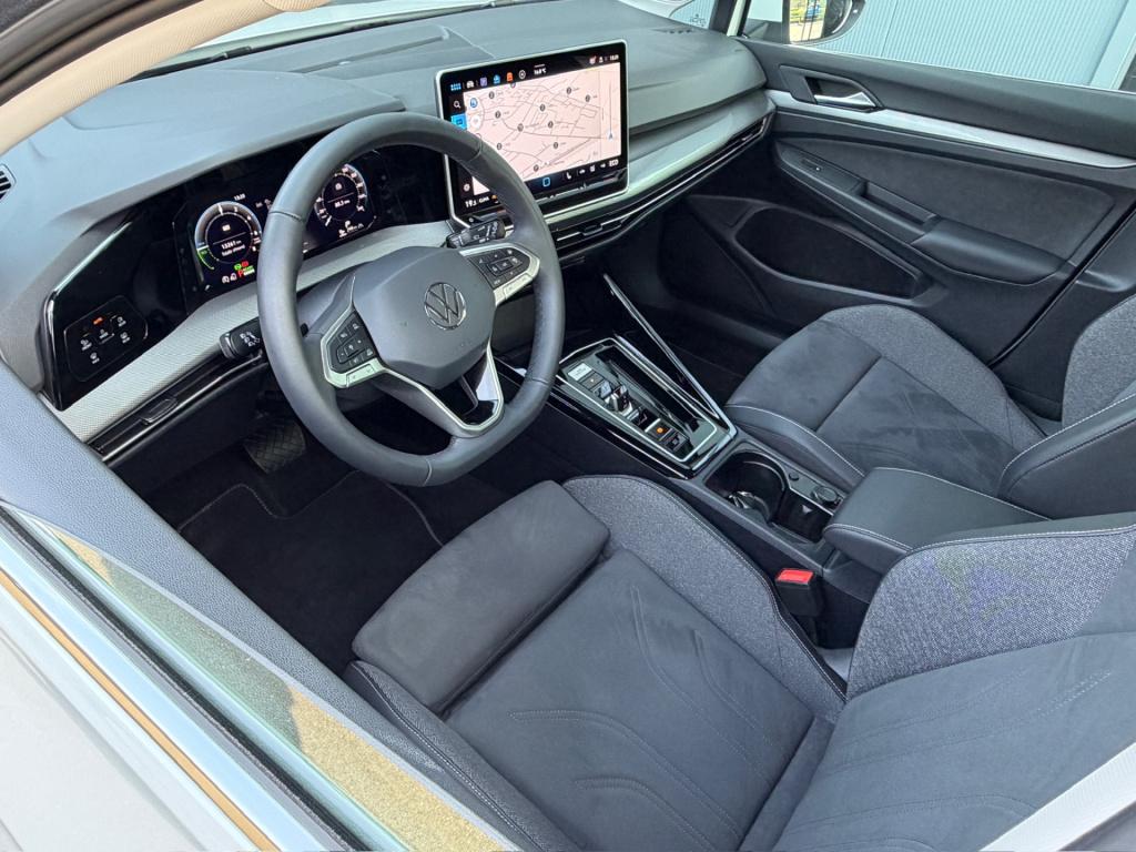 Volkswagen Golf 1.5 ehybrid 204pk style | 360 camera | ergo stoel | adapt. 