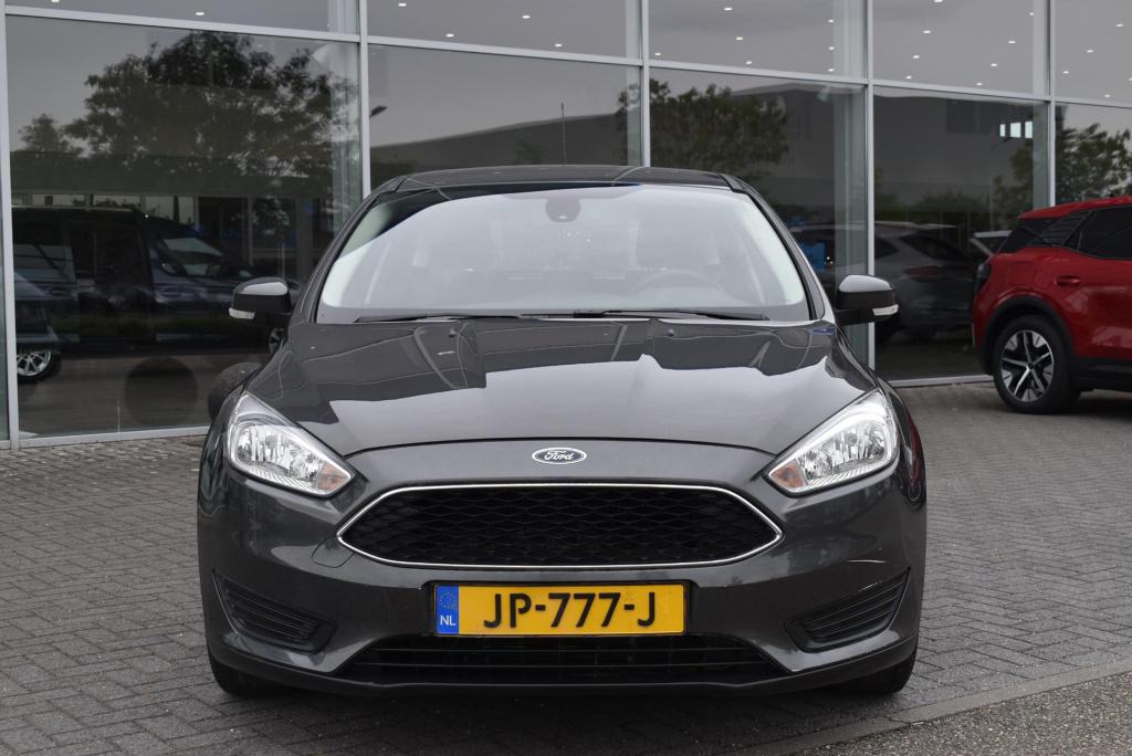 Ford Focus 1.0 trend | incl. nieuwe distrtibutieriem | trekhaak | airco | n