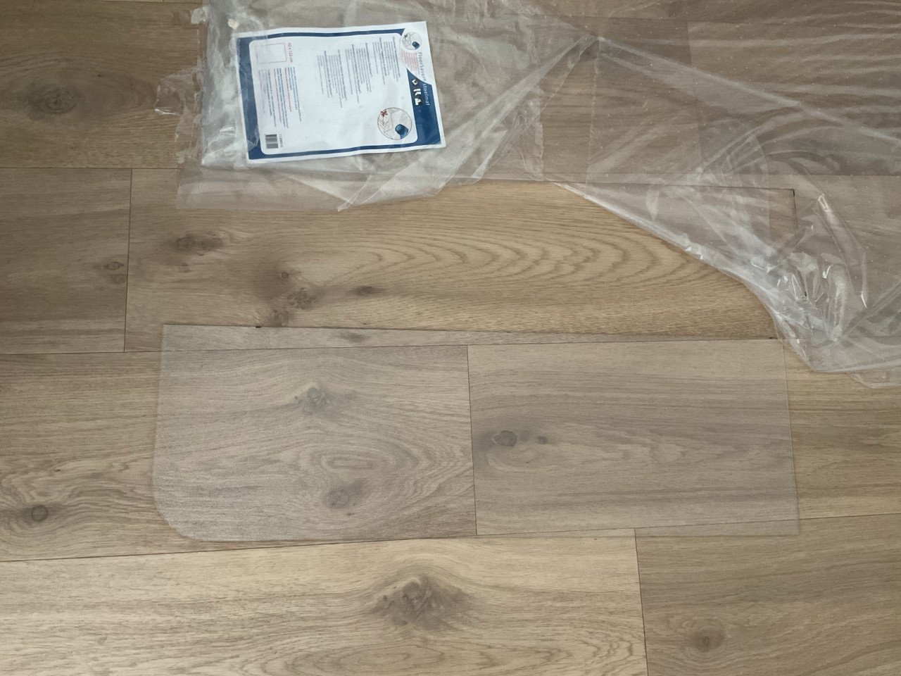 Burostoel bescherm mat.    floorsaver.     vloerbeschermmat.