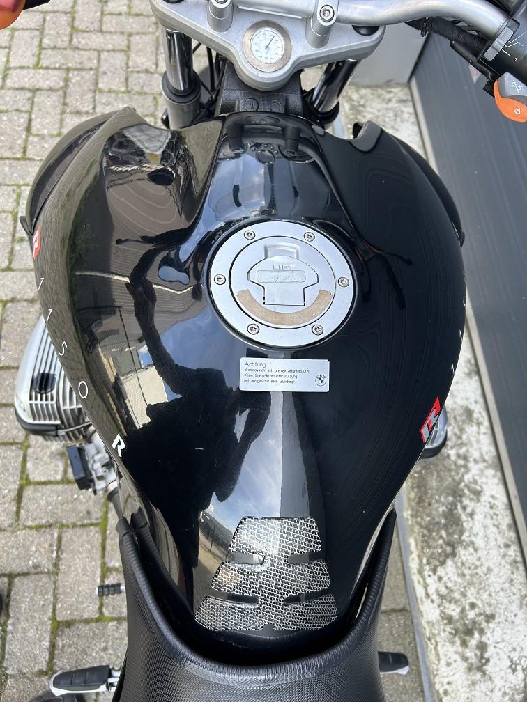 Degelijke BMW R1150R uit 2003 met ABS, 75 dkm, nieuwe koppeling €2250,-