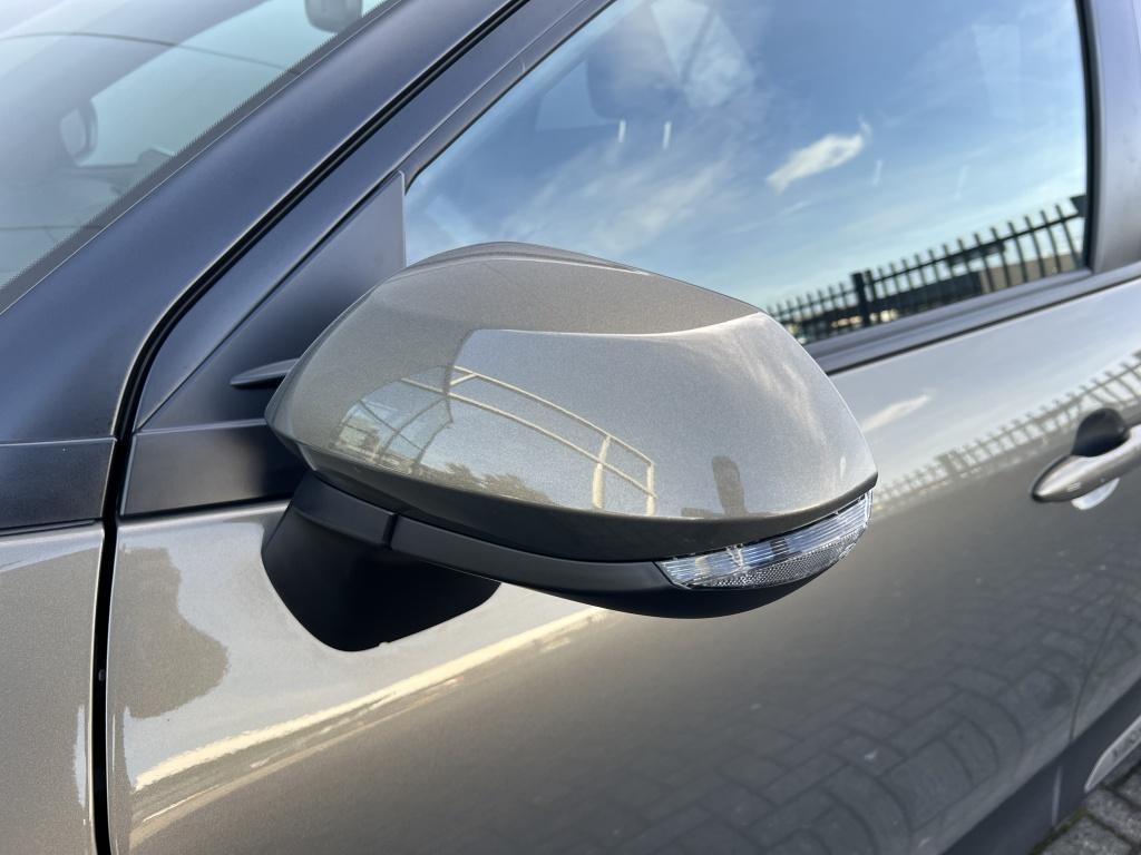 Toyota Yaris Cross 1.5 hybrid 115 first met comfort pack