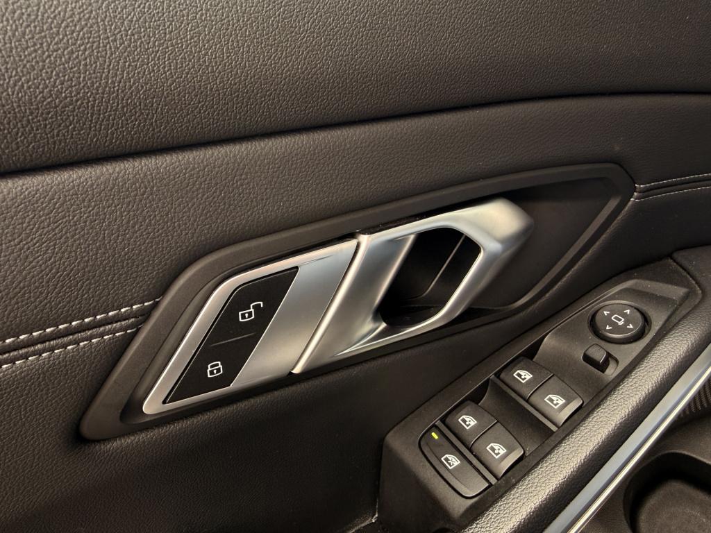 BMW 3-serie 320i high executive edition | head-up | led | leder | hifi | ac