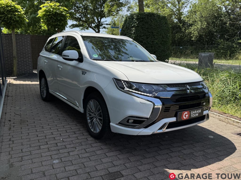 Mitsubishi Outlander 2.4 phev pure+ afn.trekhaak + winterset