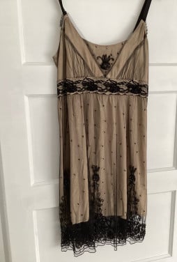 Prachtig jurkje met borduursel en tule shoeby xl