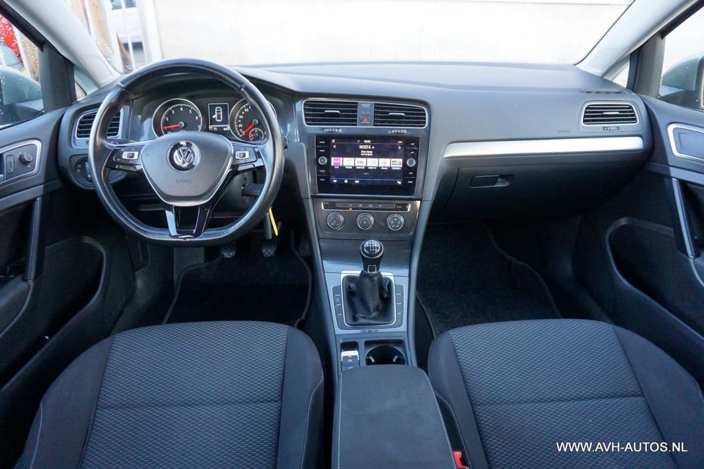 Volkswagen Golf 1.0 tsi trendline