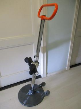 ETAC sta op hulp     voor transfer van  bed naar rolstoel  naar stoel