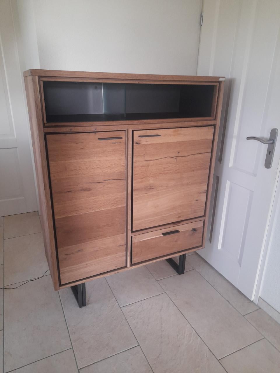 TitelPrachtige XOOON kast 110 x 42 x x 145H (in goede nette staat)