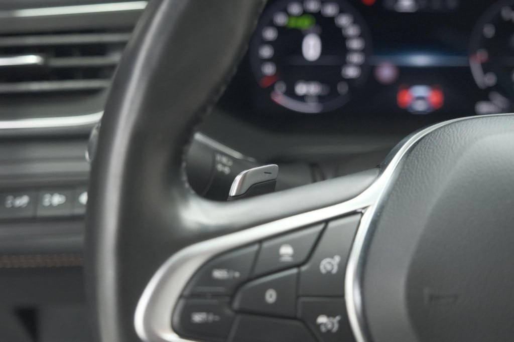 Renault Captur tce 130 edc initiale paris | trekhaak | adaptieve cruise con