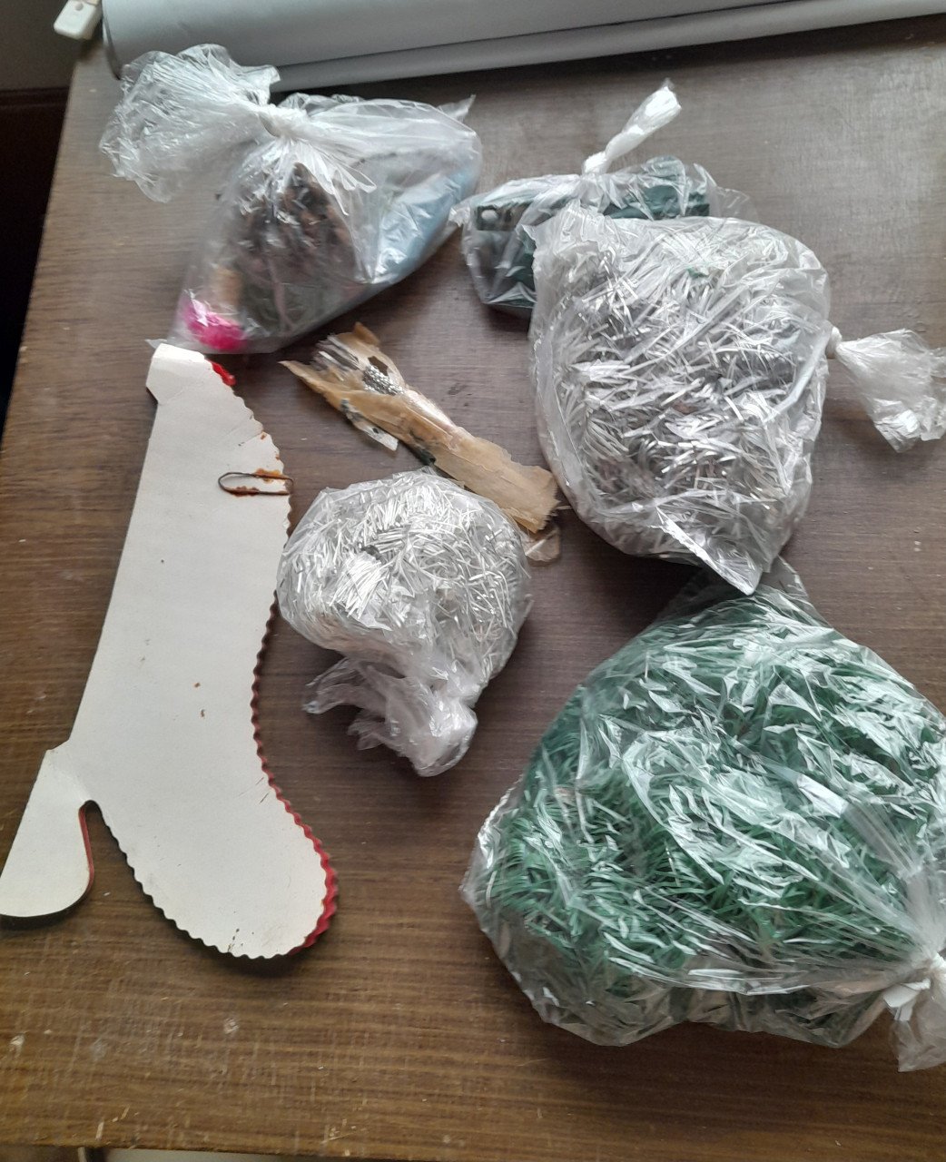 Div kerstversiering modern + ouderwets + 3 x Kerstboomstandaard €0,50/€6,00