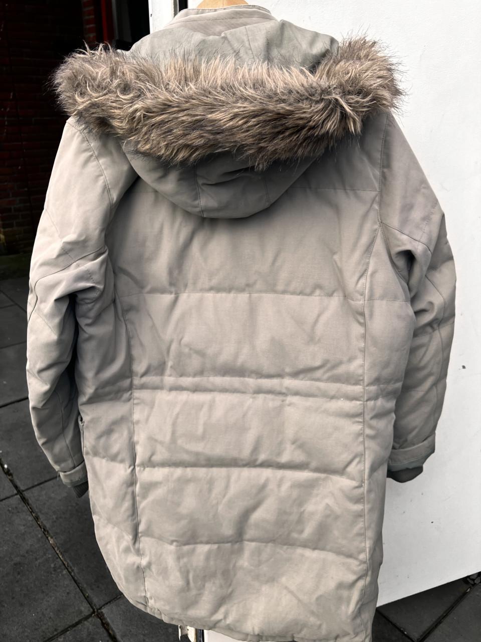 Aigle winterjas taupe/zacht groen mt 40 dons/veren