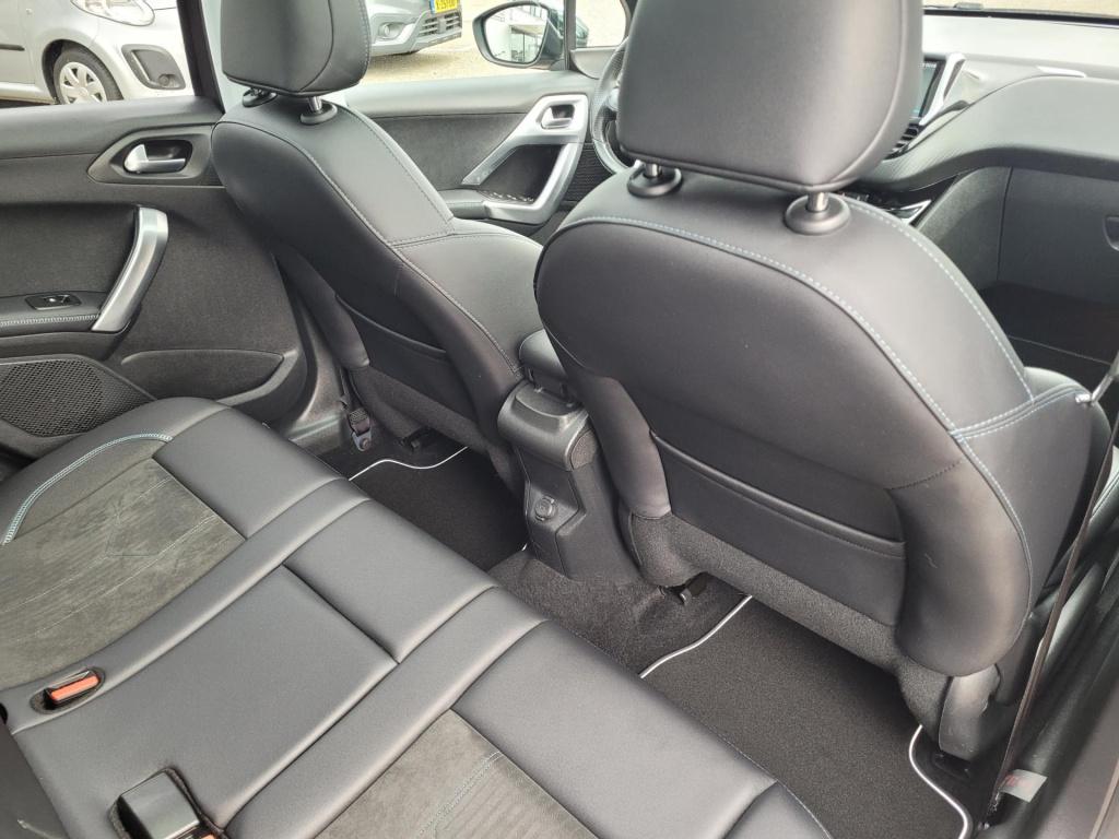 Peugeot 2008 1.2 puretech allure crossway treekhak alcantara leer / navigat