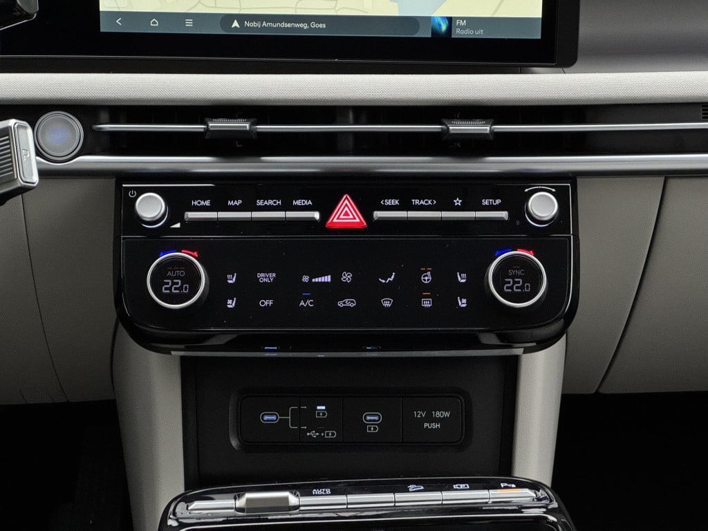 Hyundai Tucson Hybrid 1.6 t-gdi hev premium light grey interior