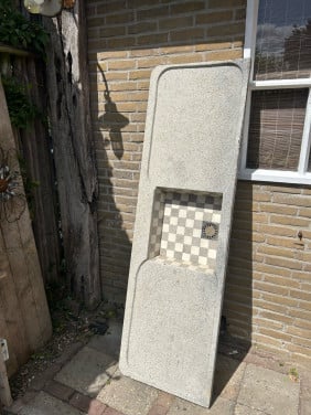 Te koop: Oud betonnen aanrechtblad met betegelde spoelbak (retro/vintage)