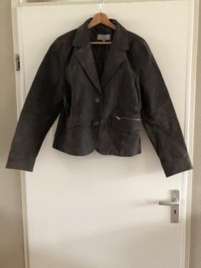 Te koop goede jassen.(z.g.a.n.).