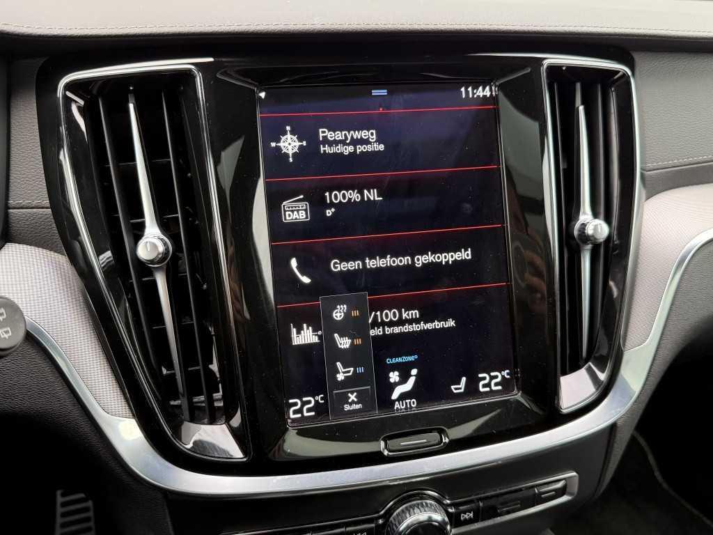 Volvo V60 t6 340pk recharge r-design| panodak| adap.cruise| 360camera| tre