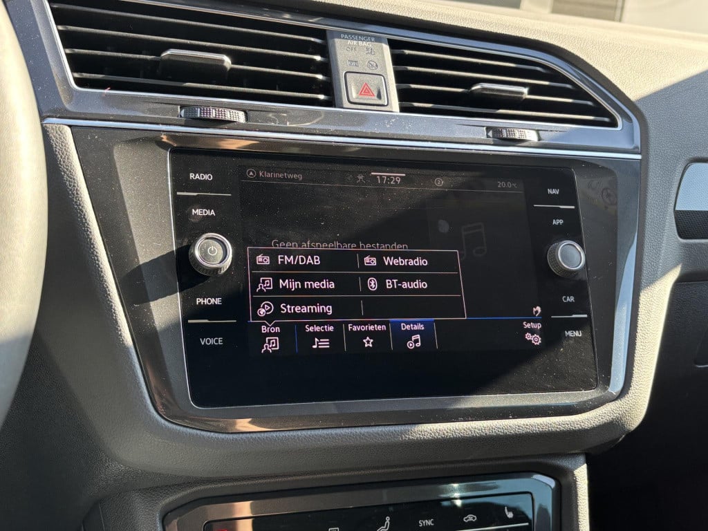 Volkswagen Tiguan 1.5 tsi elegance trekhaak |  camera | apple carplay/andro