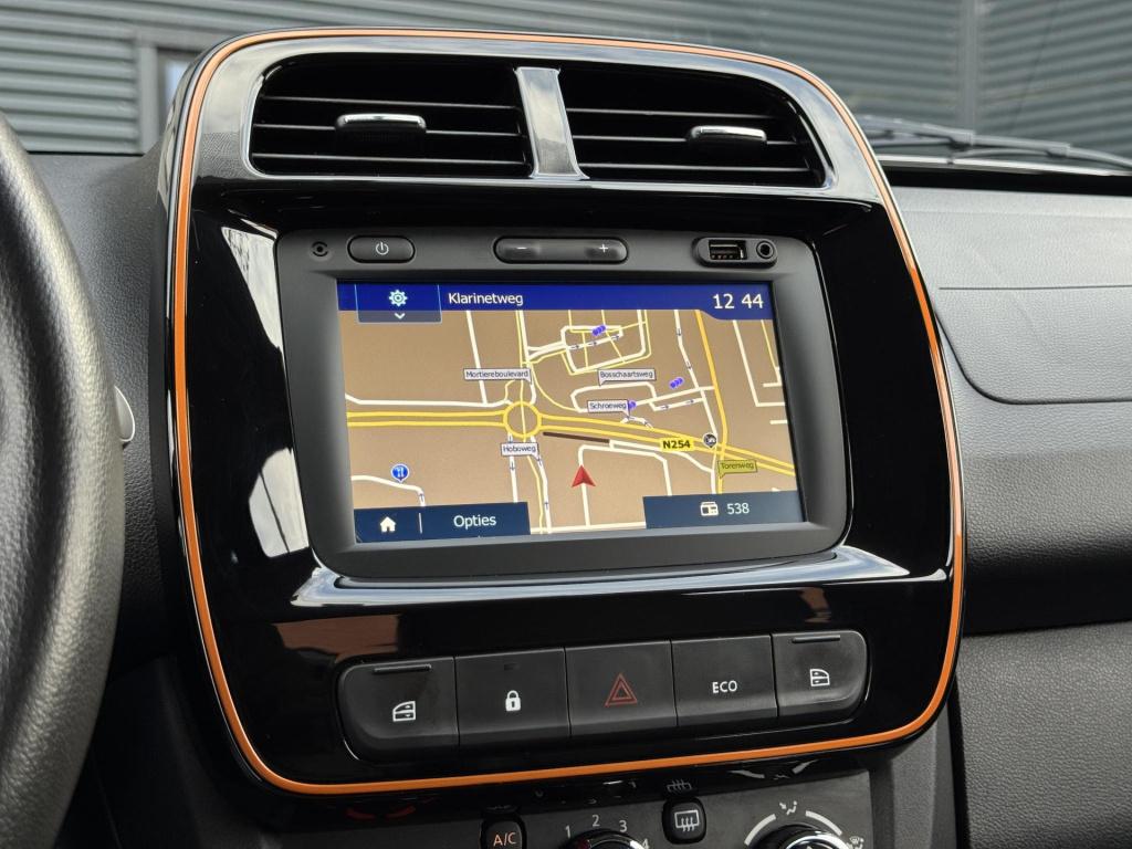 Dacia Spring comfort plus 27 kwh soh 95%, nl-auto meest luxe uitvoering!