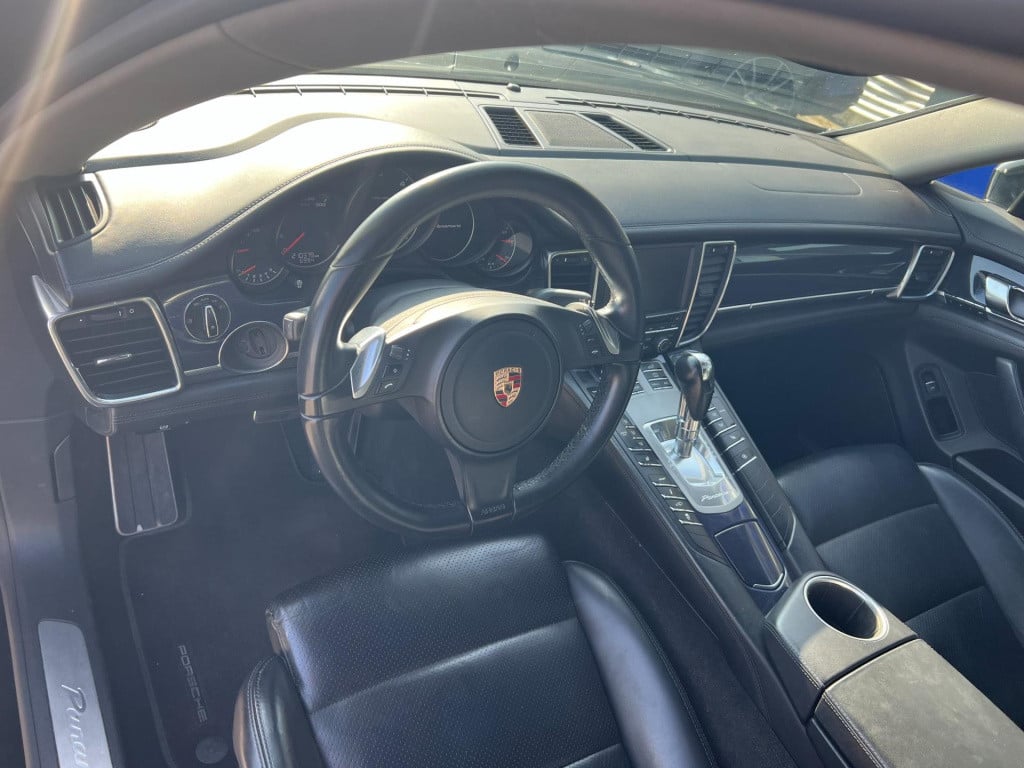 Porsche Panamera schuif/kanteldak, leer, navi, afn. trekhaak enz...