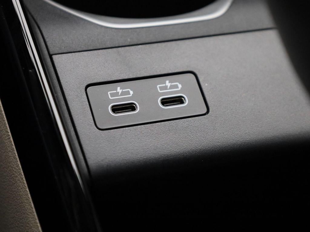 BMW X1 xdrive25e | automaat | leder | panorama dak | stoel verwarming | vir