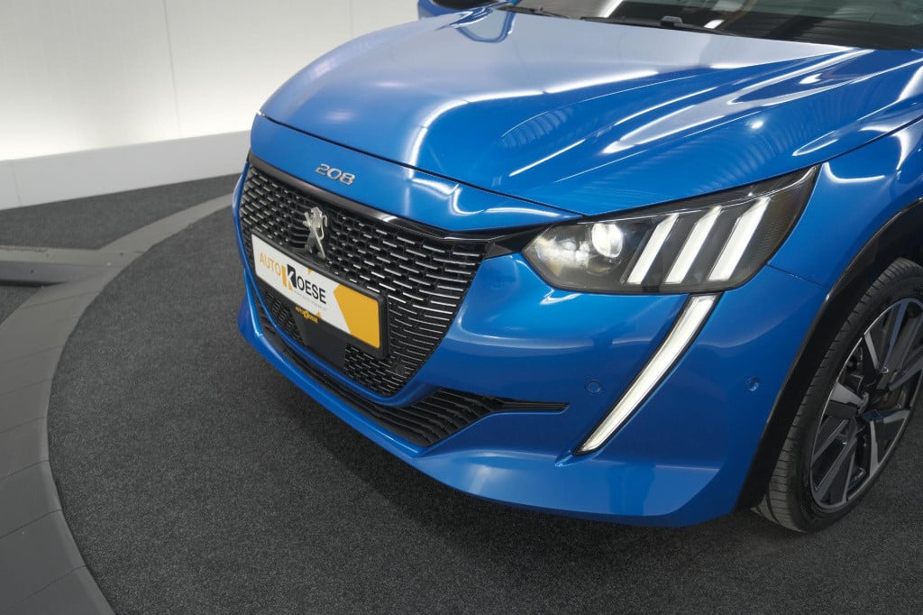Peugeot 208 puretech 100 gt | camera | dodehoekdetectie | apple carplay | s