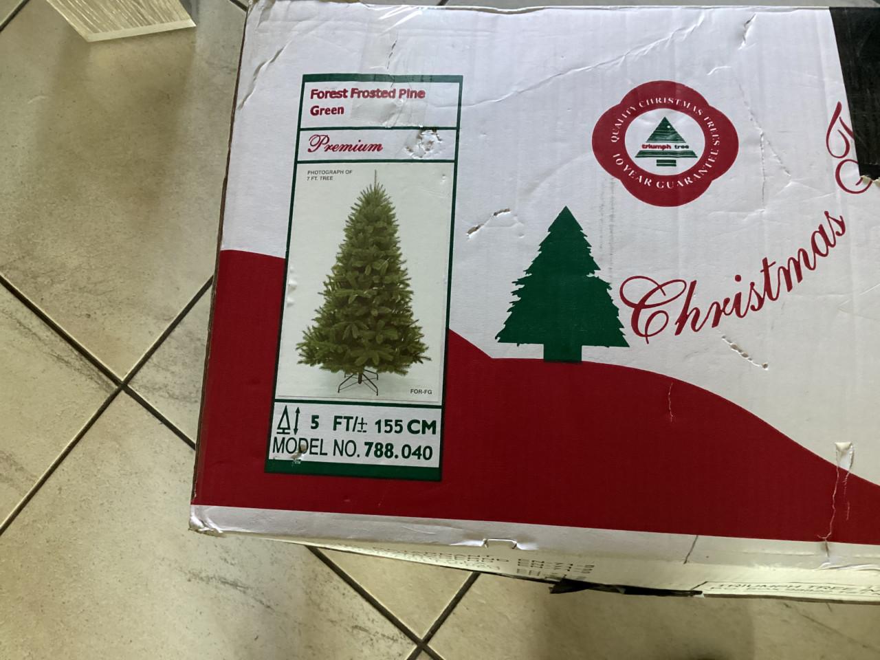 Mooie kunst kerstboom. 155 cm hoog.