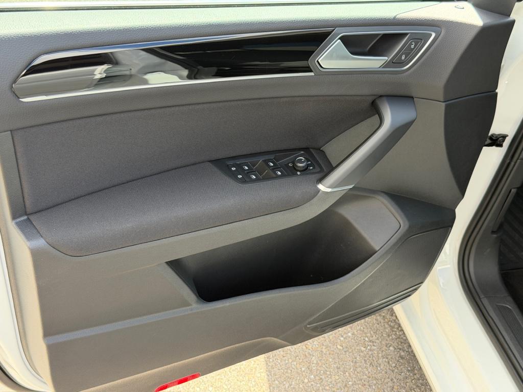 Volkswagen Touran 1.5 tsi 150pk highline | trekhaak | led | carplay | 17 in