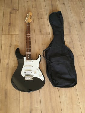 Yamaha EG012 elektrische gitaar