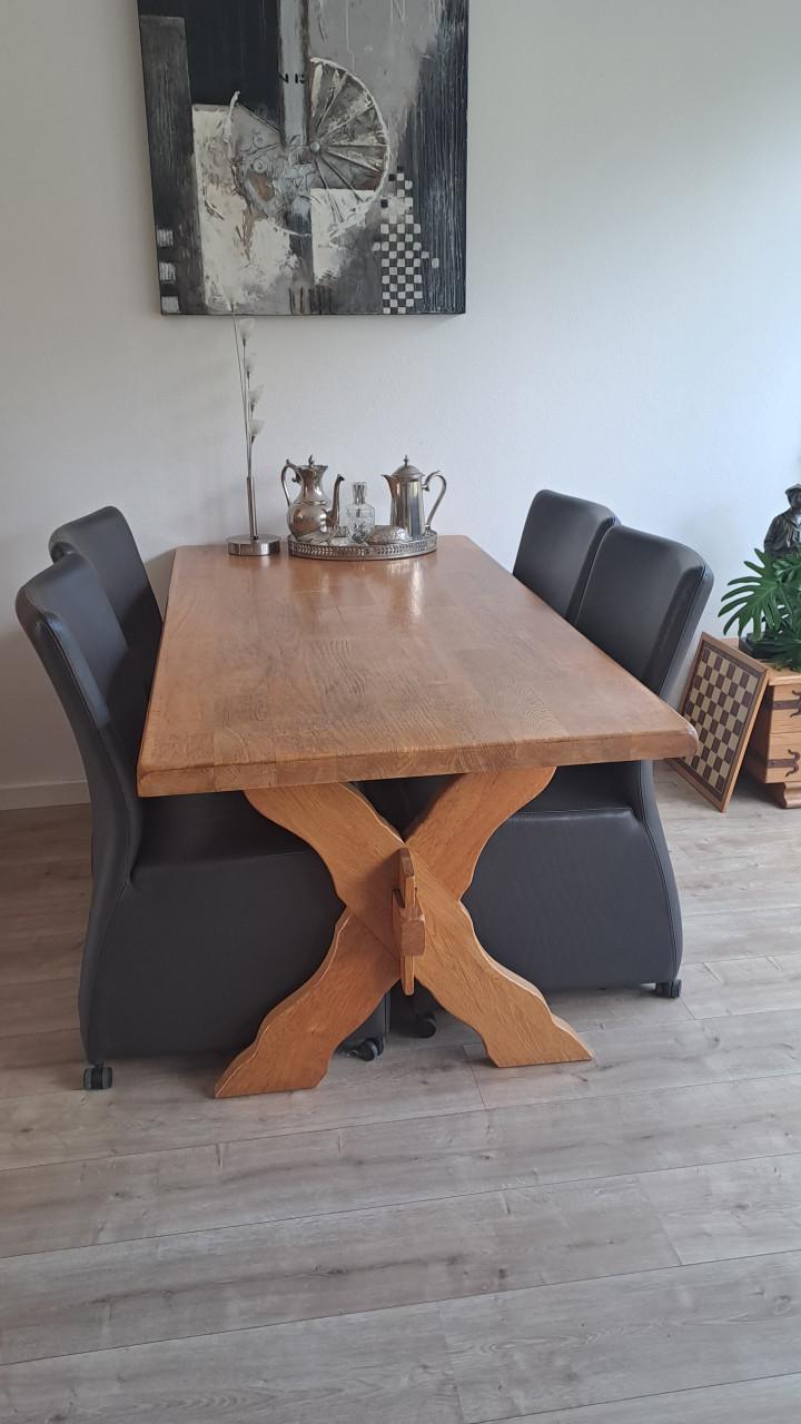 Mooie eikenhouten kast