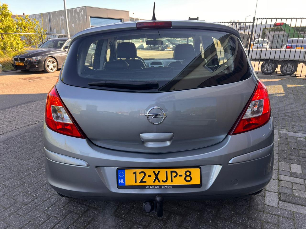Opel Corsa 1.2-16V Anniversary Edition