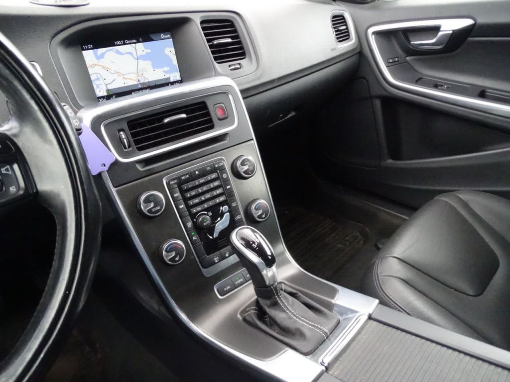 Volvo V60 2.4 d6 awd plug-in hybrid summum | xenon | leder | memory | pdc