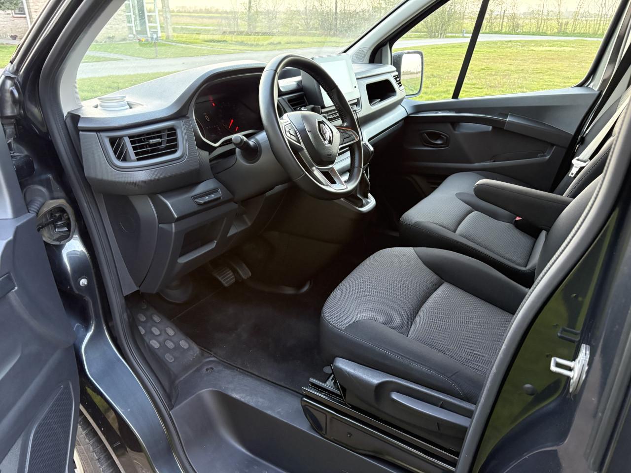 Renault Trafic Automaat BJ2024 dubbele cabine