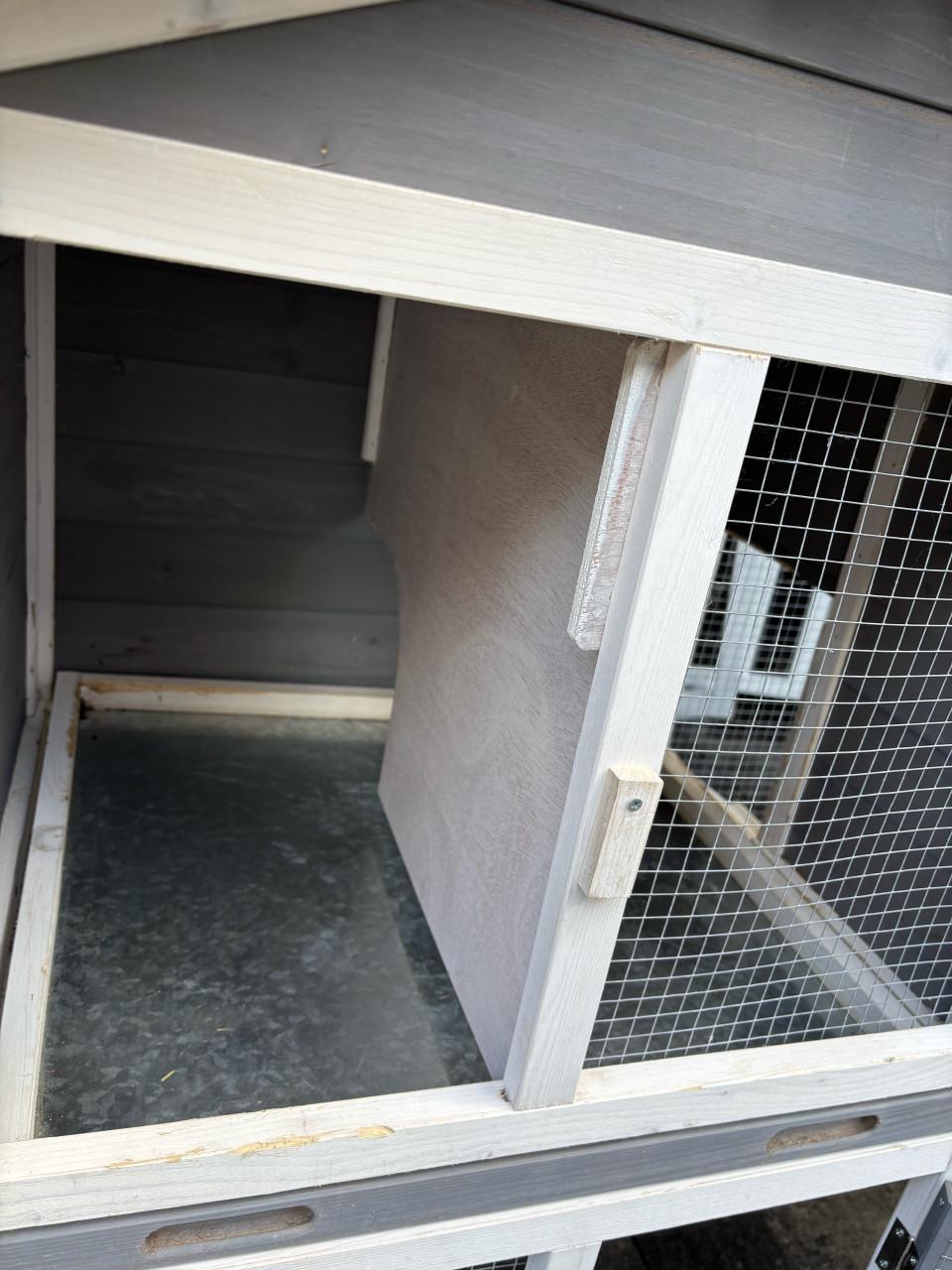 Ruim konijnenhok met ren - geschikt voor 2 konijnen