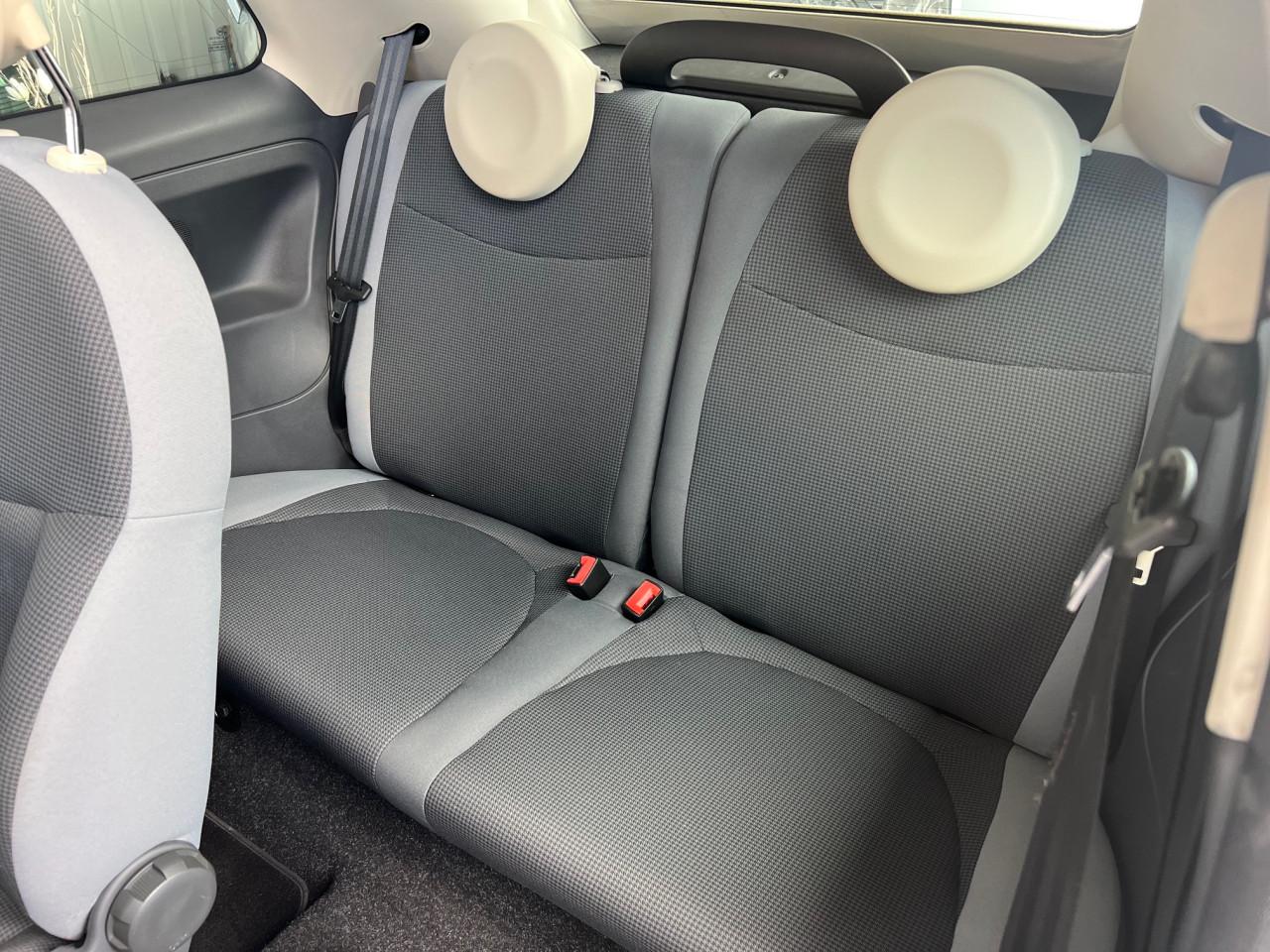 Nieuwstaat, Fiat 500 Cabrio uit 2015 met slechts 78.000 km