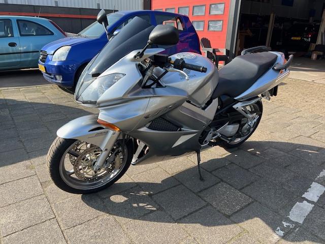 Honda VFR 800 VTEC