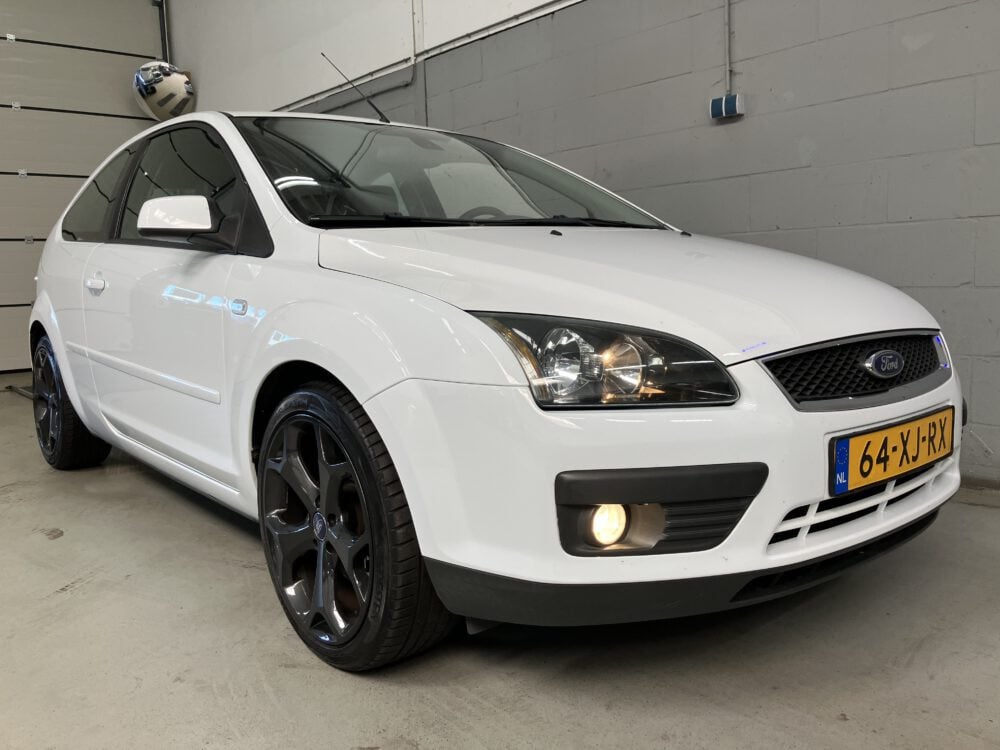 Ford Focus 2.0-16V Futura