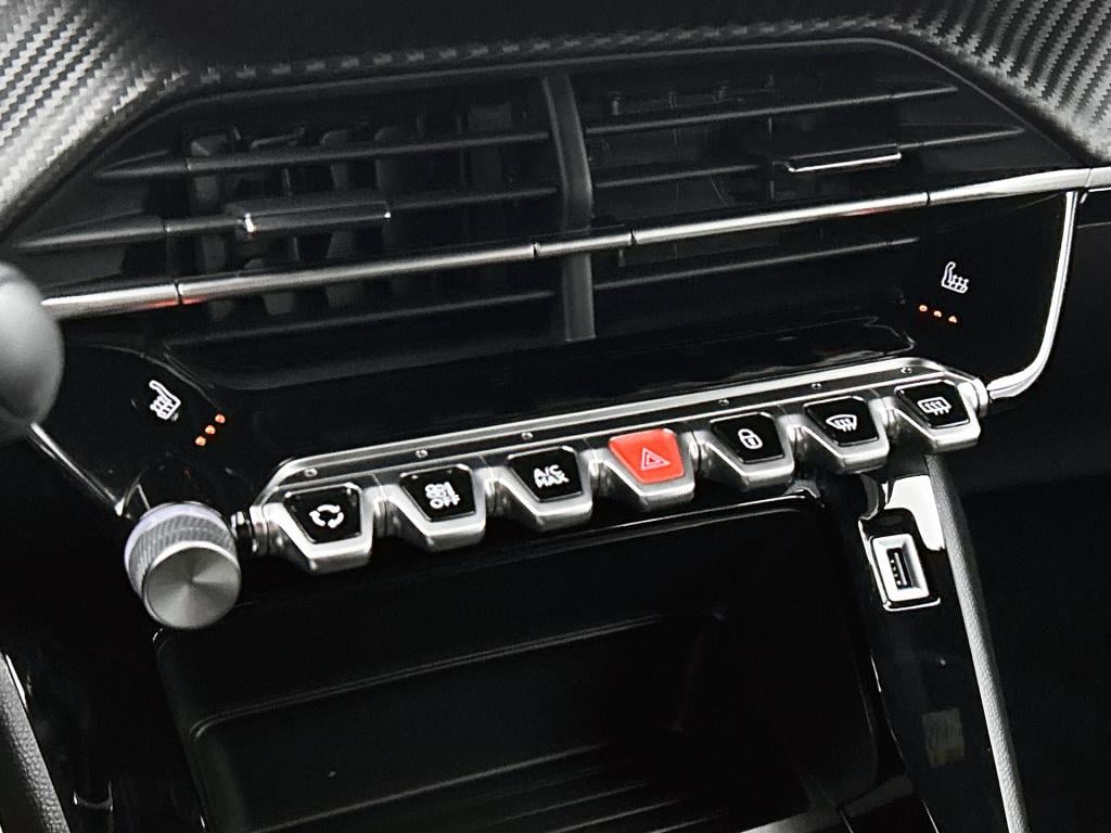 Peugeot 2008 130 pk active pack | rijklaar | apple carplay | camera | stoel