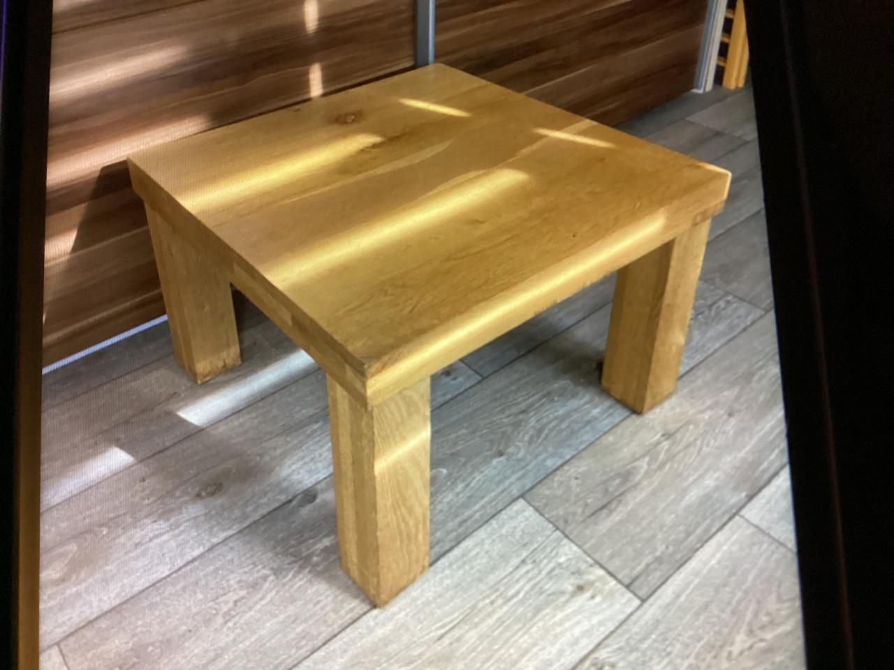 Eiken bijzettafel