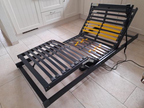 Bossflex 400 elektrische lattenbodem ( in goede staat) 90 x 200