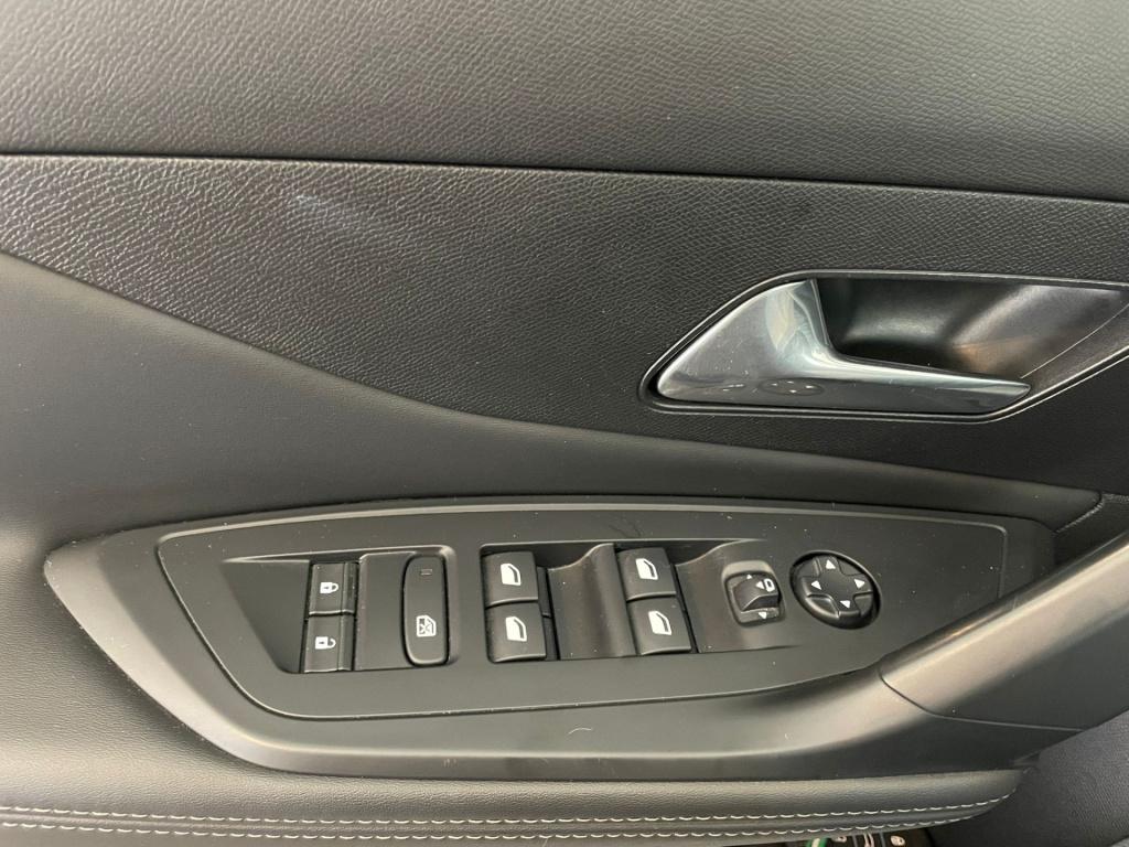 Peugeot 308 1.6 hybrid 180 allure pack business