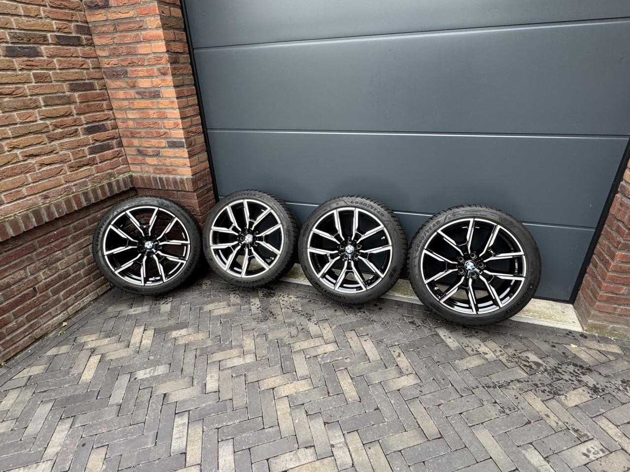 BMW i4 Winterbanden M748 Style Breedset