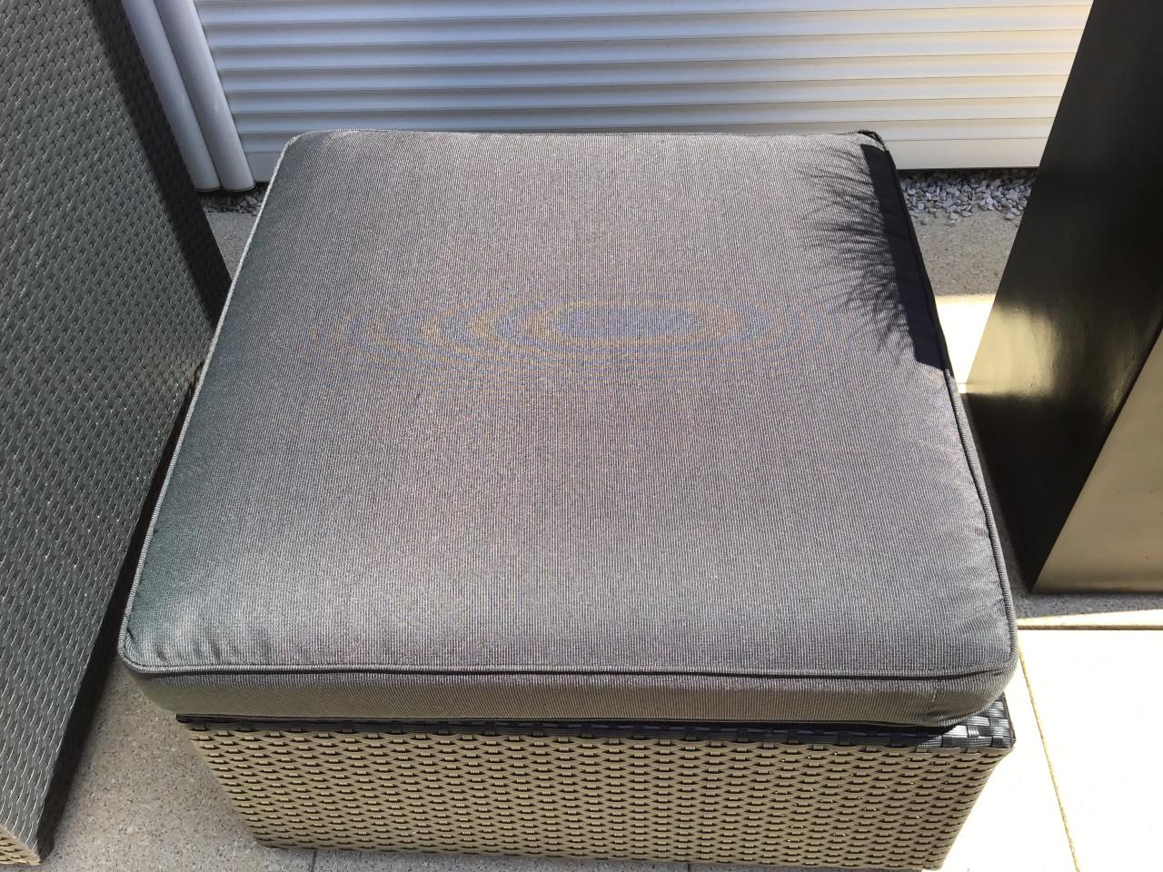 Lounge set 4 stoelen 2 hockers