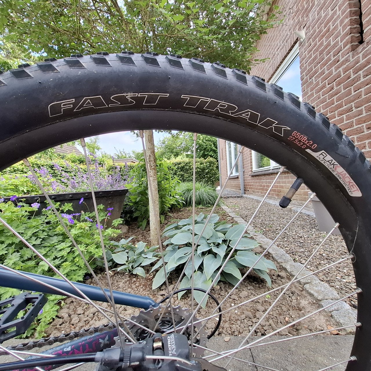 Specialized Jynx 27.5inch Women's  Sport Trail