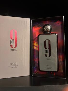 3 parfums: 9pm rebel, 9am dive & nikos sculpture