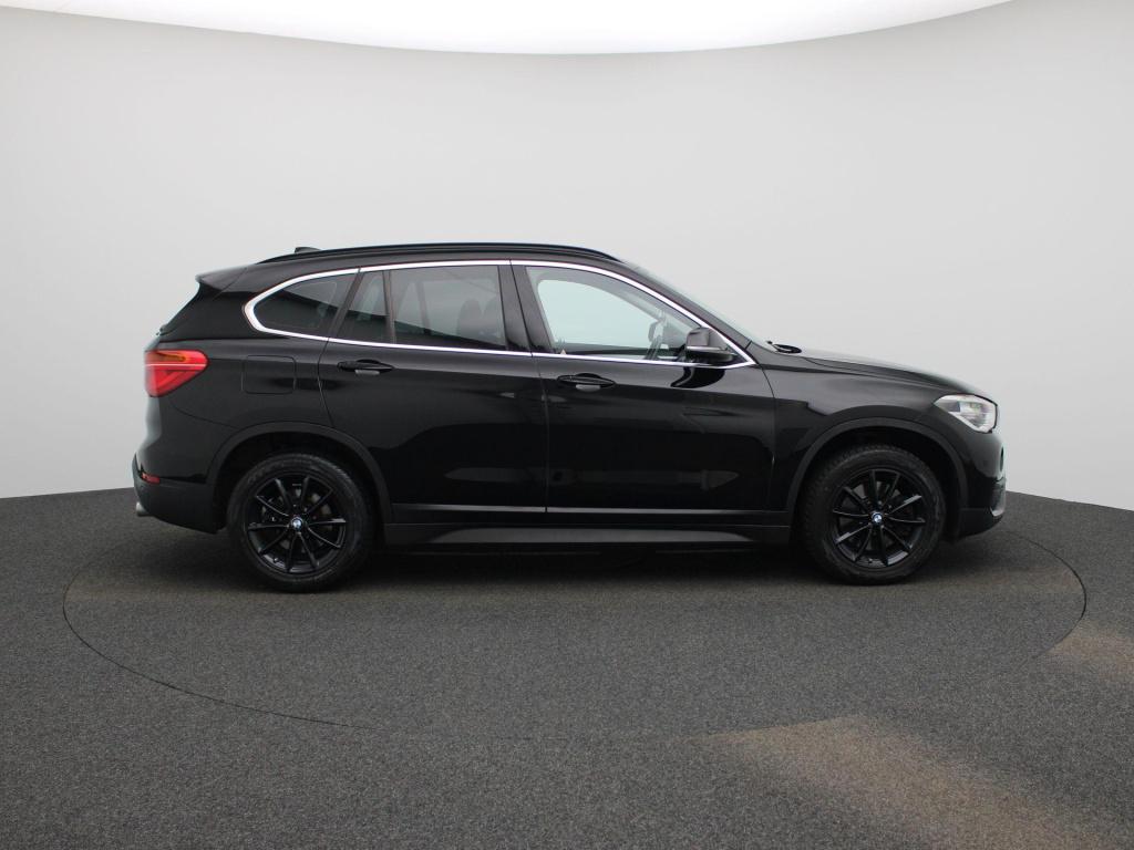 BMW X1 sdrive20i executive | automaat | apple carplay / android auto | pano