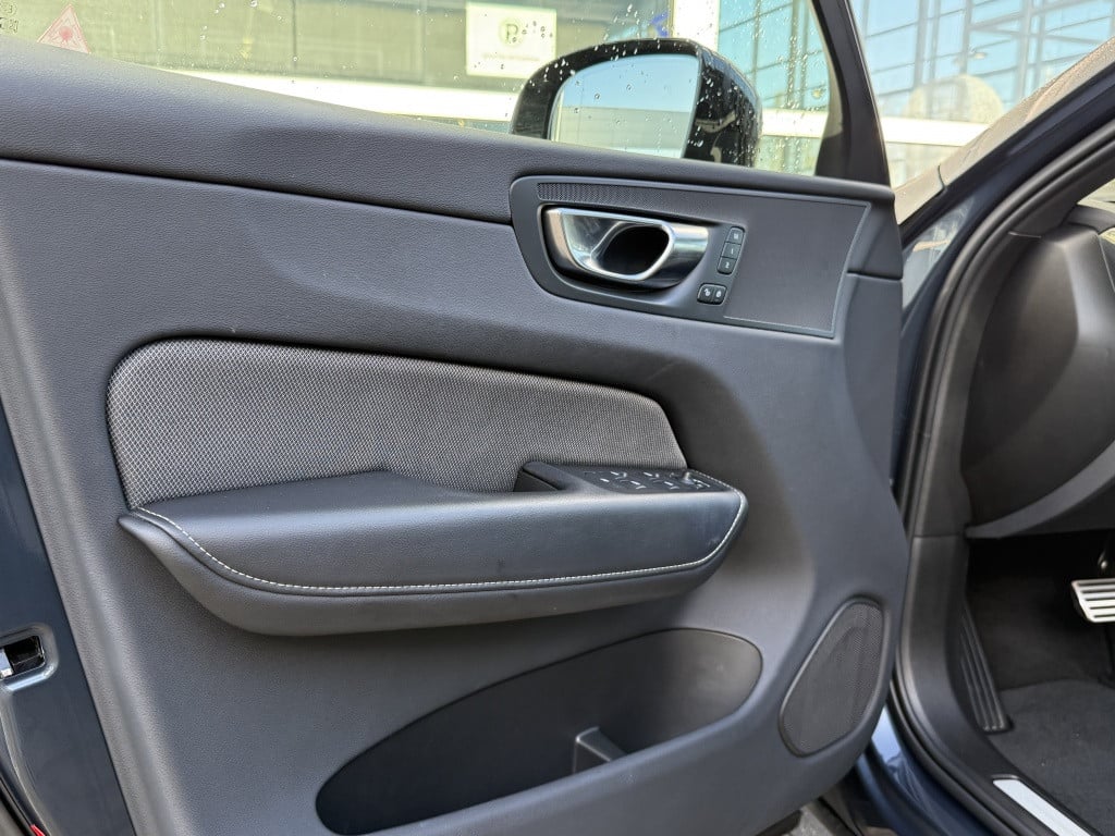 Volvo XC60 t8 455pk recharge plus dark| panodak| adap.cruise| trekhaak| ca