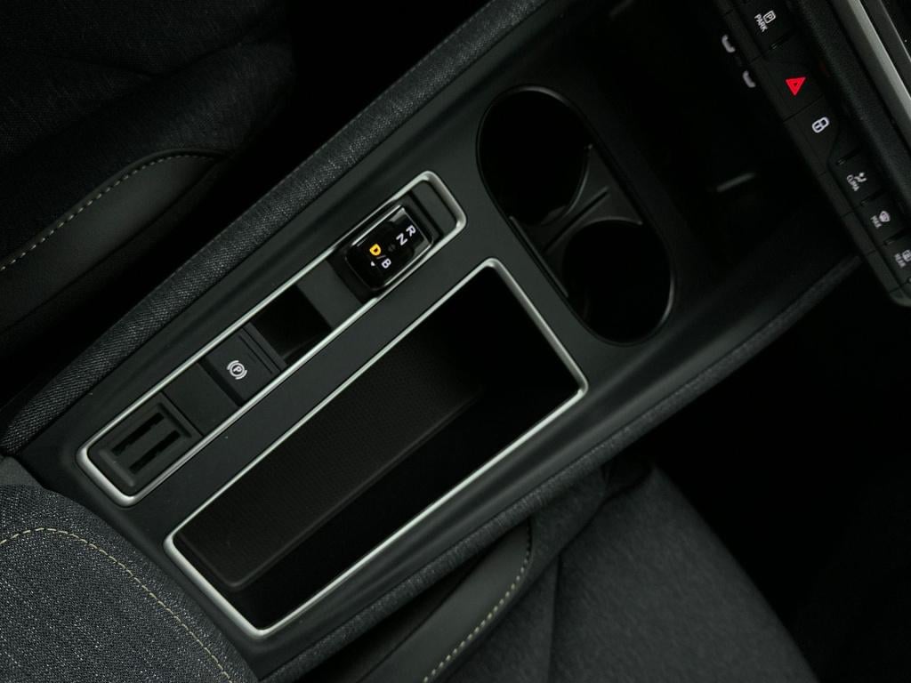 Skoda Elroq business edition tour elektromotor 150 kw / 204 pk