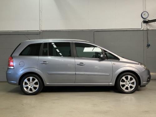 Opel Zafira 1.8 Essentia 7 Persoons