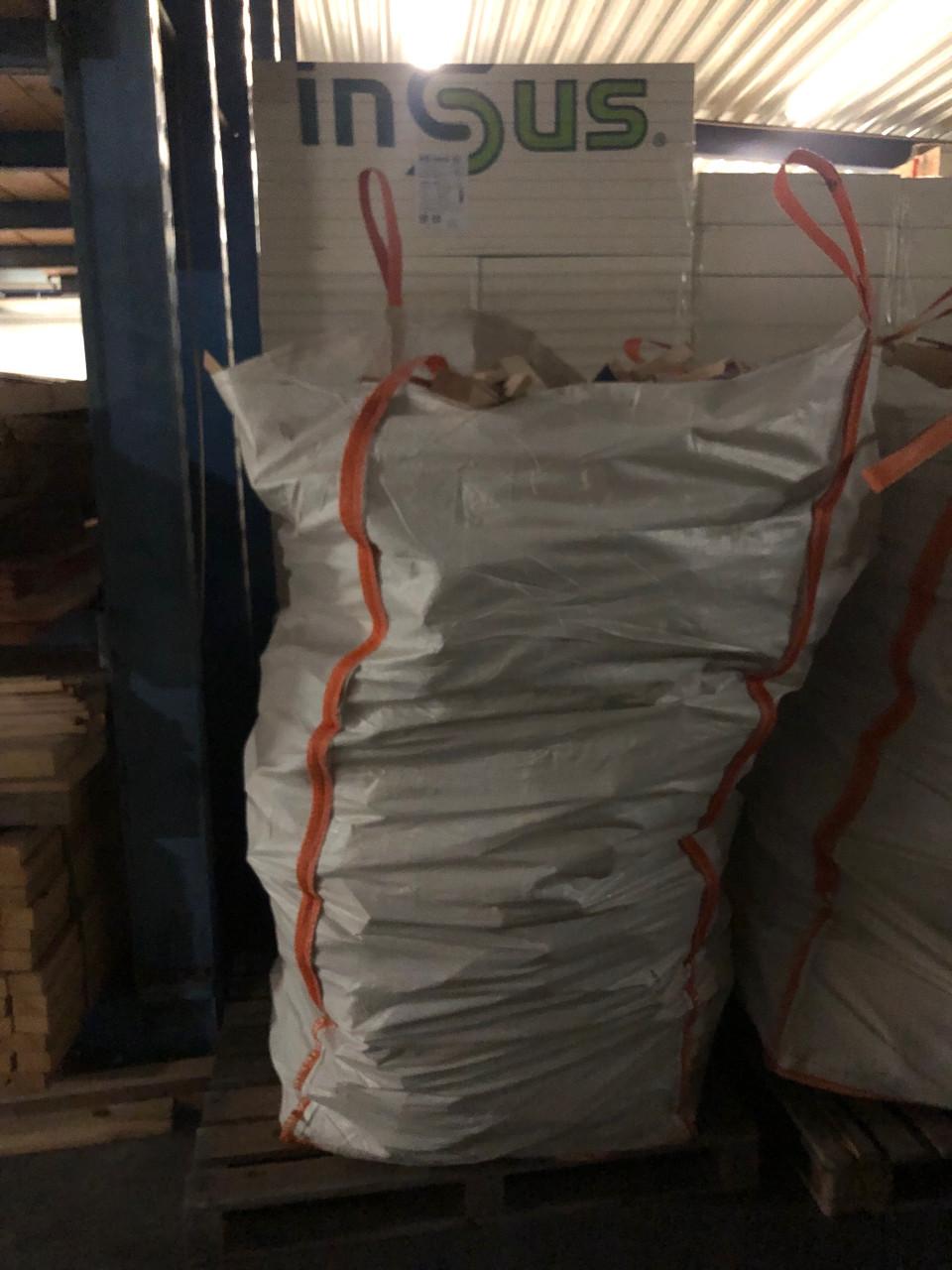 Grote kist of big bag droog kachelhout 20 euro