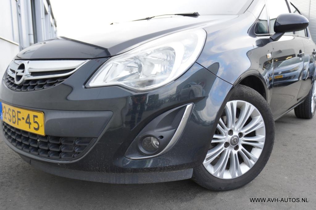 Opel Corsa 1.4-16v cosmo