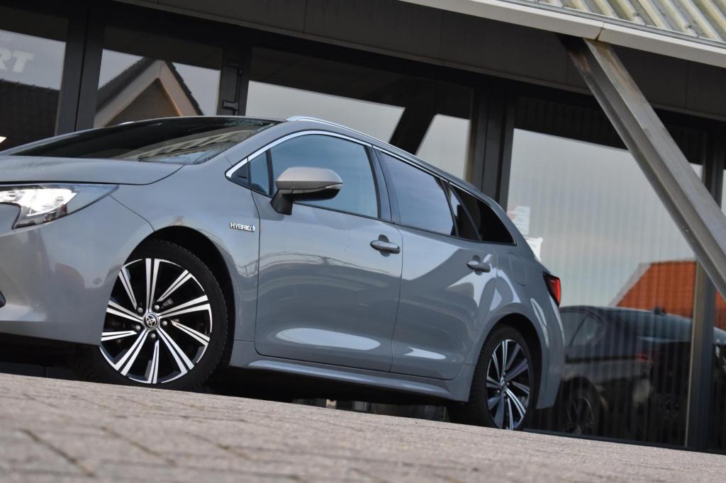 Toyota Corolla Touring Sports 1.8 hybrid dynamic | camera | stoelverwarming